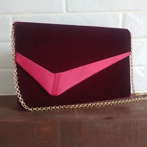 Vintage dark red velvet handmade in Hong Kong gold chain clutch bag purse - Picture 1 of 16